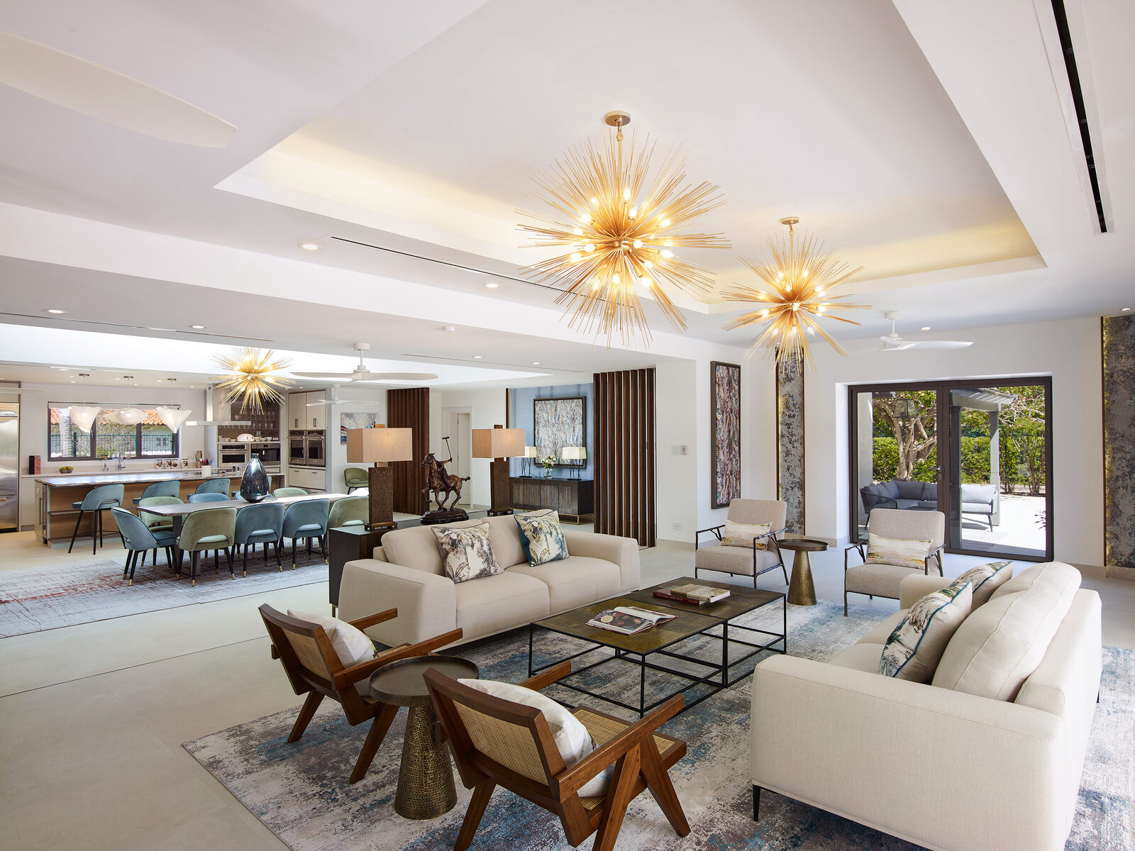 The Sun Lounge, Buttsbury Court